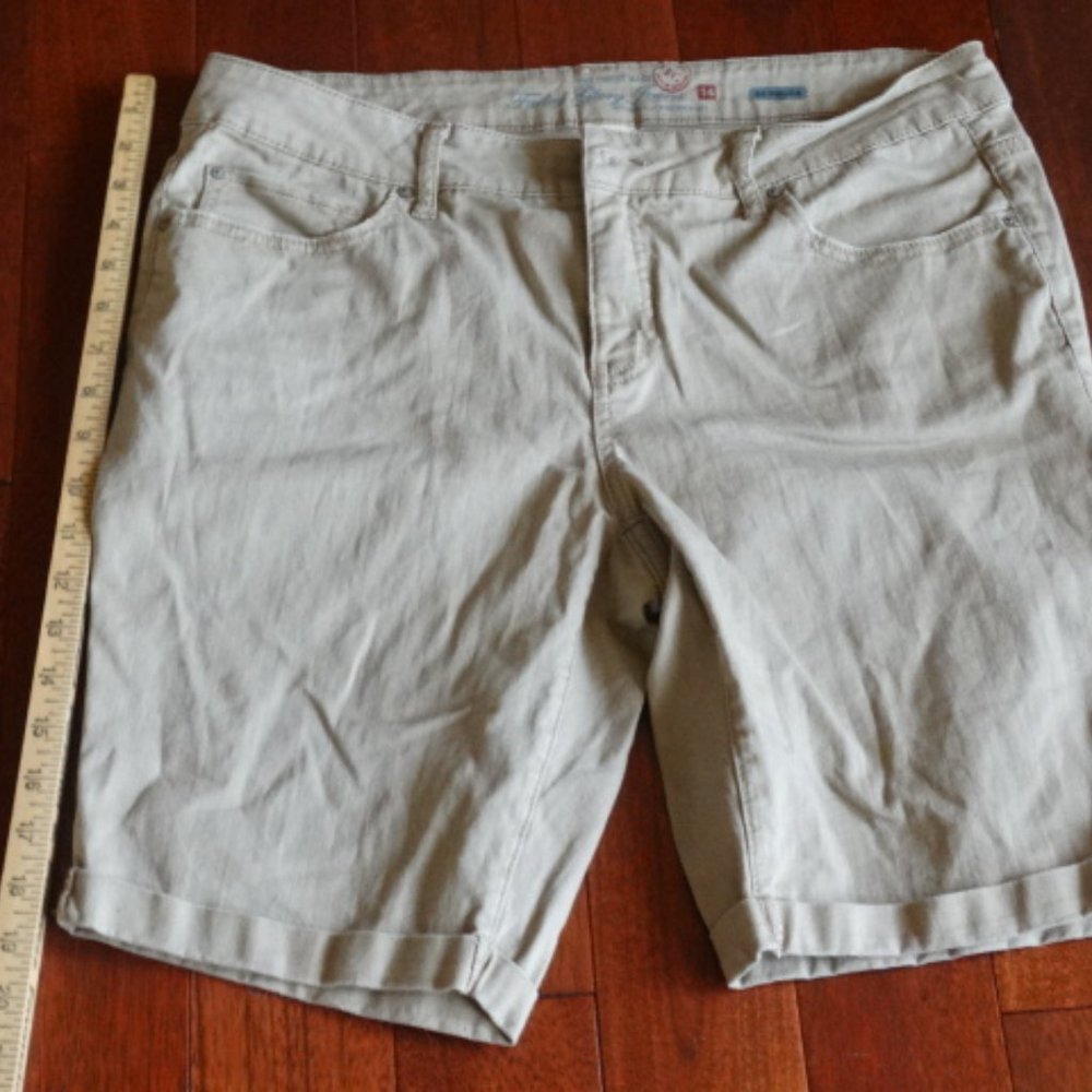 Bermuda Walking Shorts